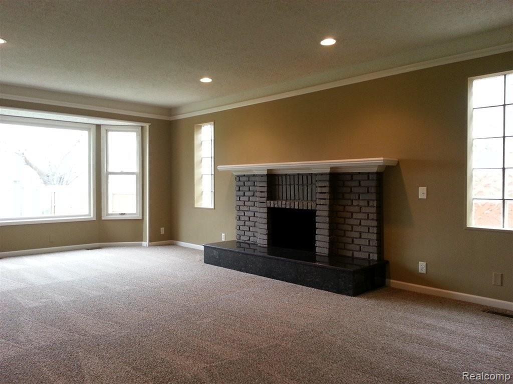 3405 Elmcrest Road Sterling Heights, MI 48310 - Photo 8 of 23 2013-04-30 11.00.55.jpg