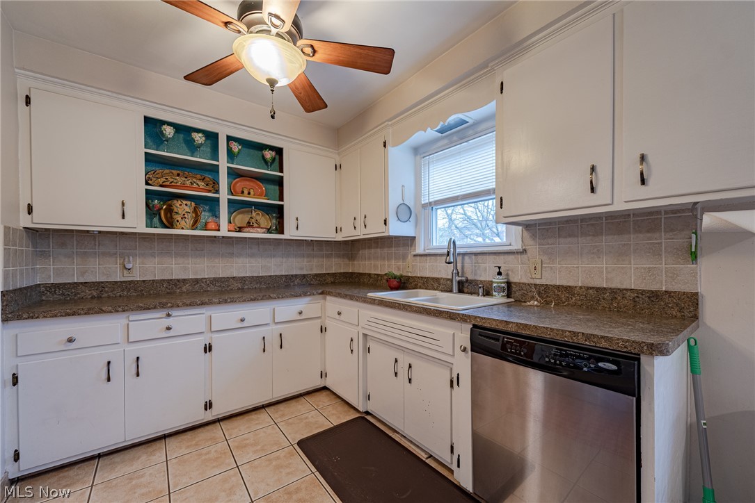 4908 South Sedgewick Road Cleveland, OH 44124 - Photo 12 of 28 Gallery Image 12