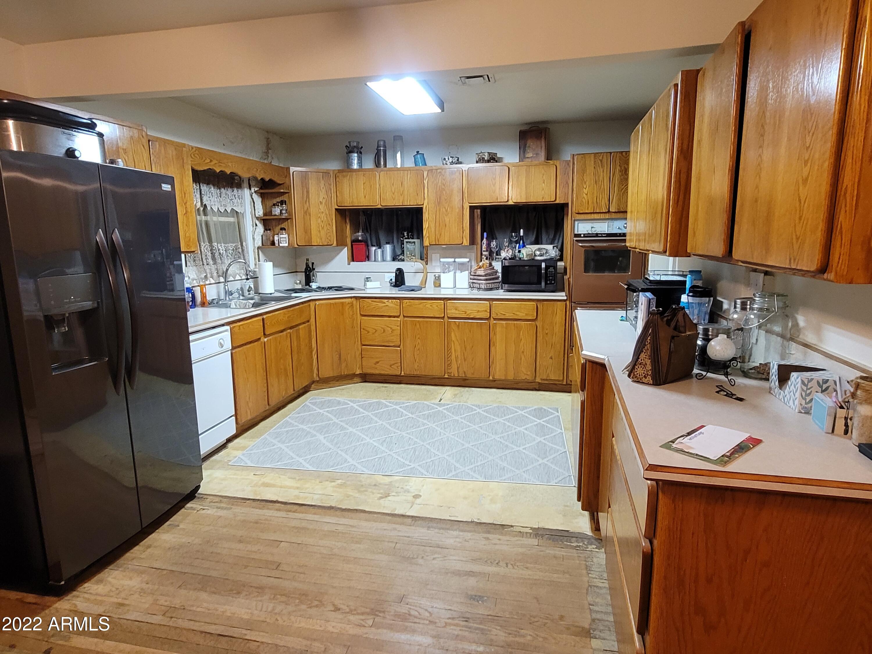 731 North Taylor Road Willcox, AZ 85643 - Photo 5 of 36 20221128_172828