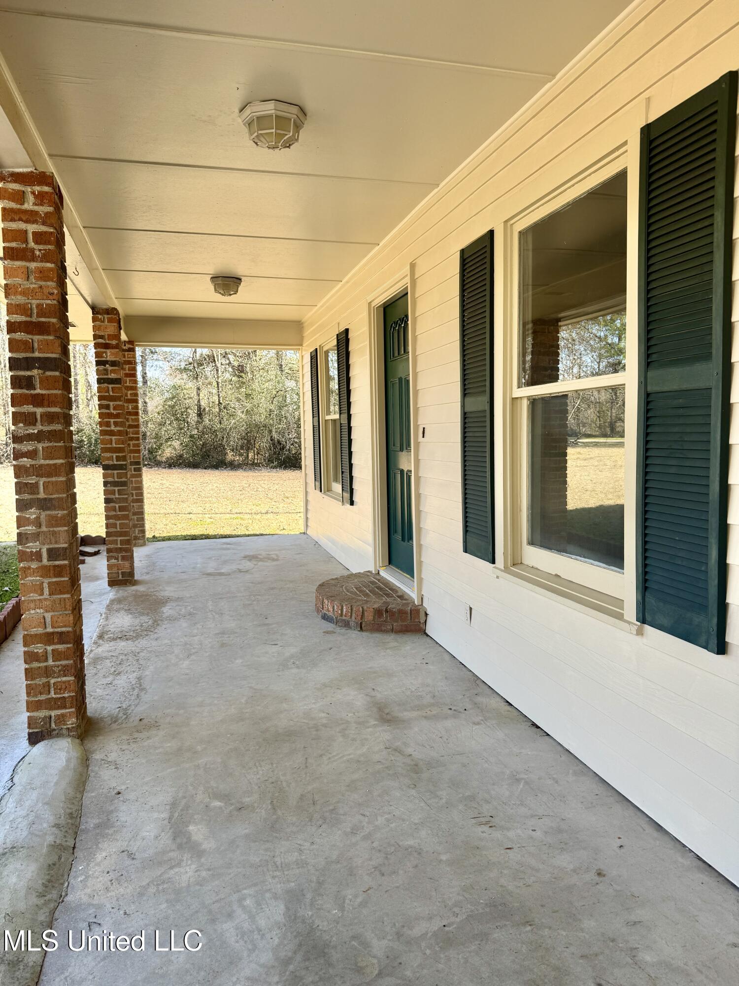 22 Longmire Road Natchez, MS 39120 - Photo 2 of 19 IMG_8110