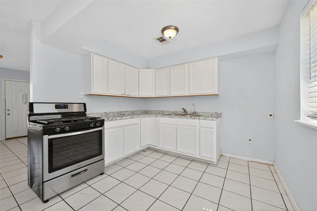 $210,000 | 530 Branding Iron Lane, Houston, TX 77060