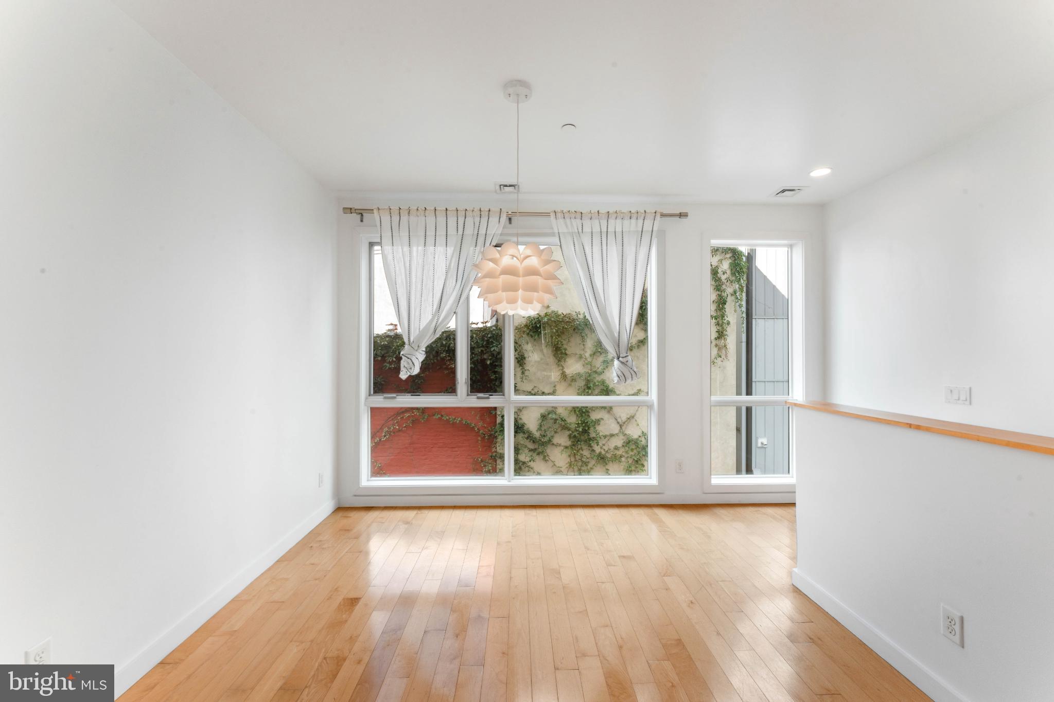 333 Green Street, Unit 7 Philadelphia, PA 19123 - Photo 12 of 40 Bright and airy space with natural light.