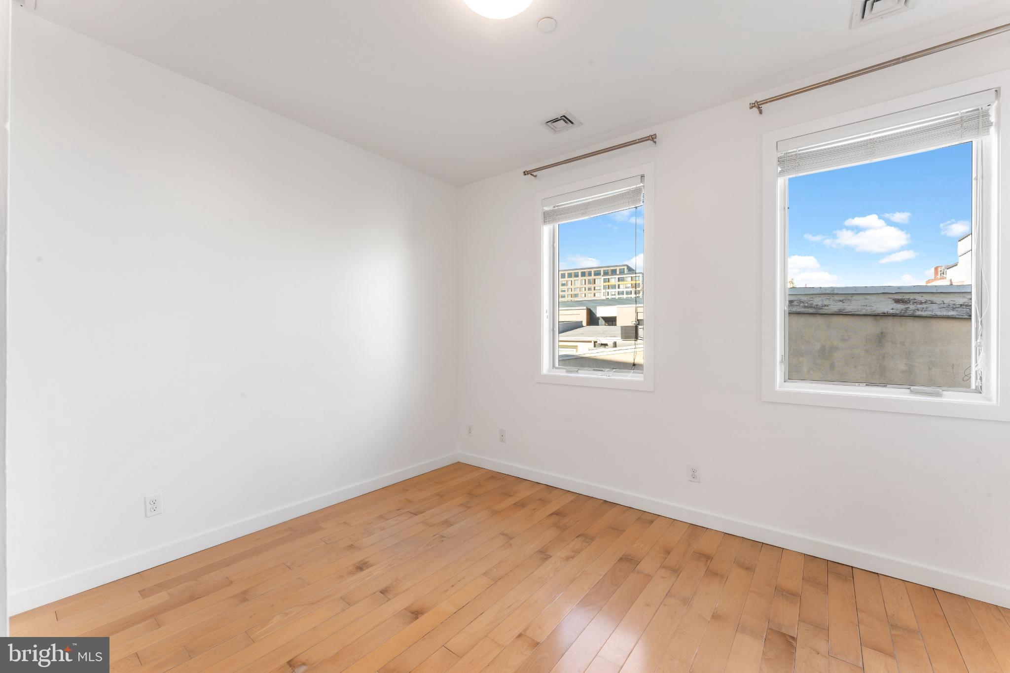 333 Green Street, Unit 7 Philadelphia, PA 19123 - Photo 22 of 40 Bright and airy room with scenic views.
