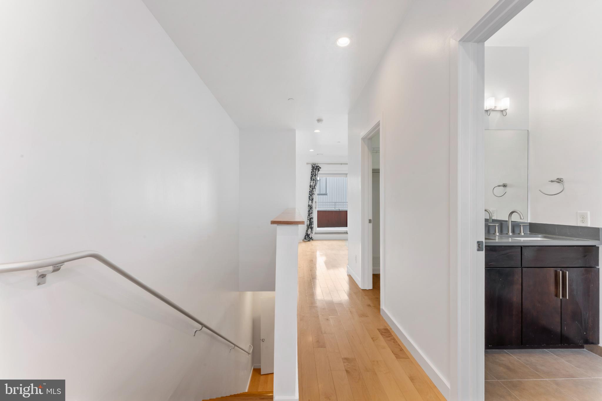 333 Green Street, Unit 7 Philadelphia, PA 19123 - Photo 28 of 40 Bright and airy hallway with modern finishes.