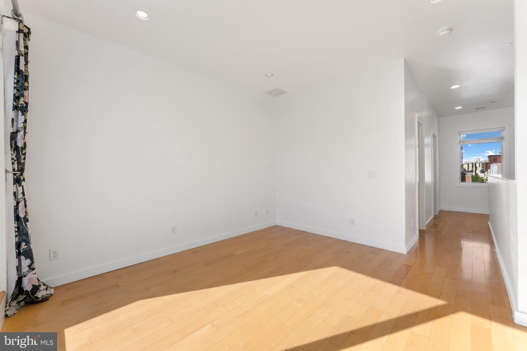 333 Green Street, Unit 7 Philadelphia, PA 19123 - Photo 34 of 40 Bright and airy space with natural light.