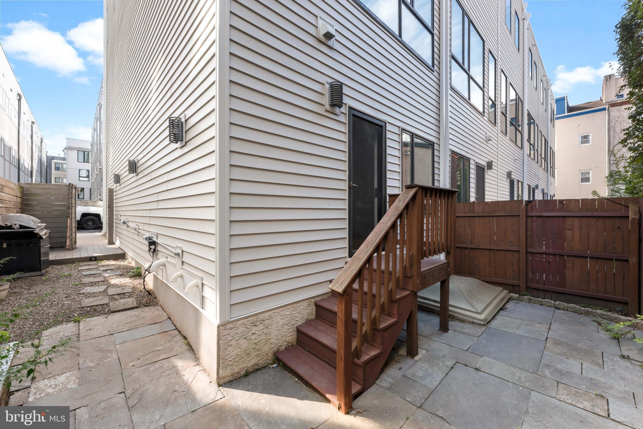 333 Green Street, Unit 7 Philadelphia, PA 19123 - Photo 39 of 40 Charming side entrance with private patio.