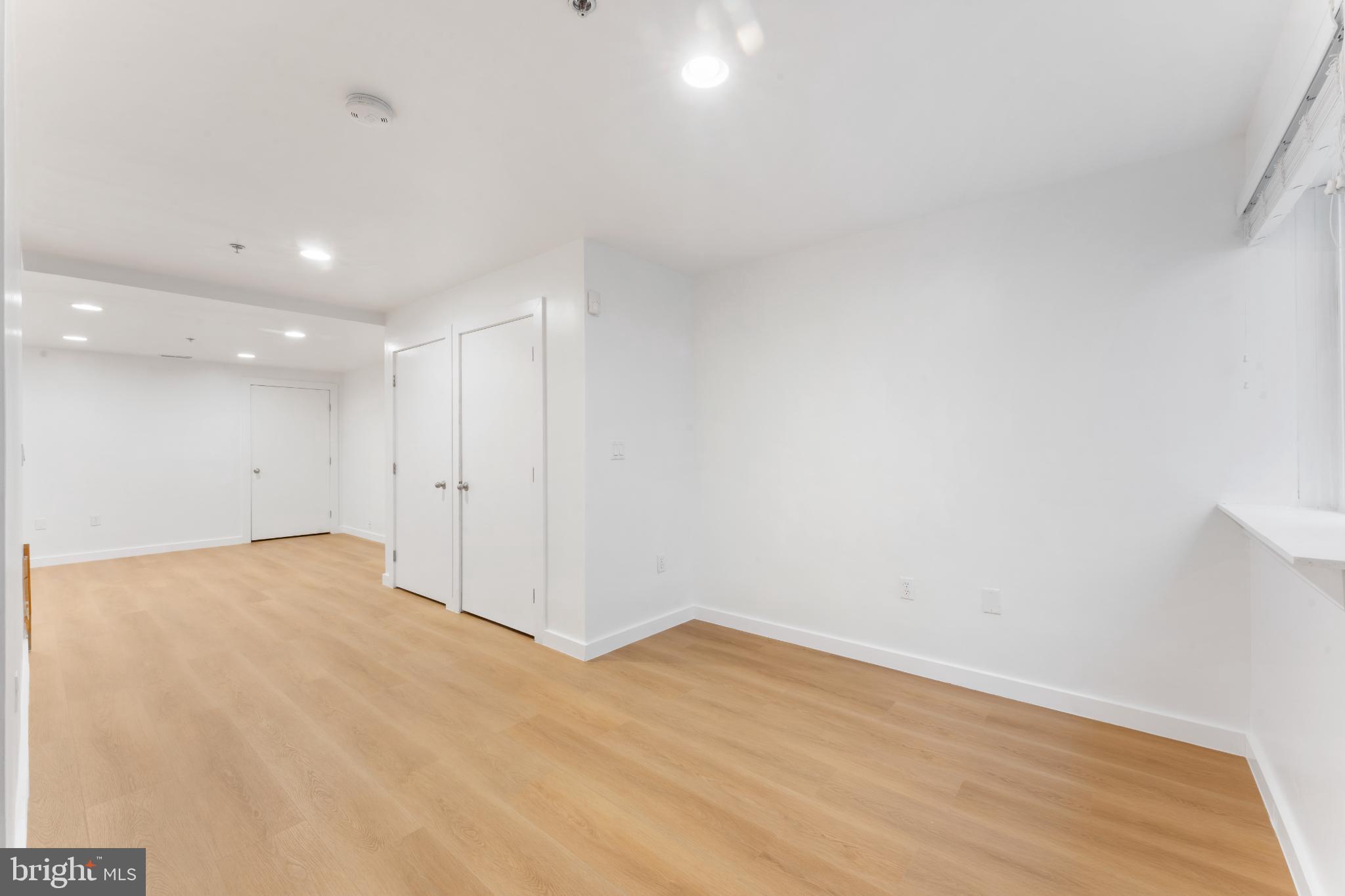 333 Green Street, Unit 7 Philadelphia, PA 19123 - Photo 9 of 40 Bright, open space with modern finishes.