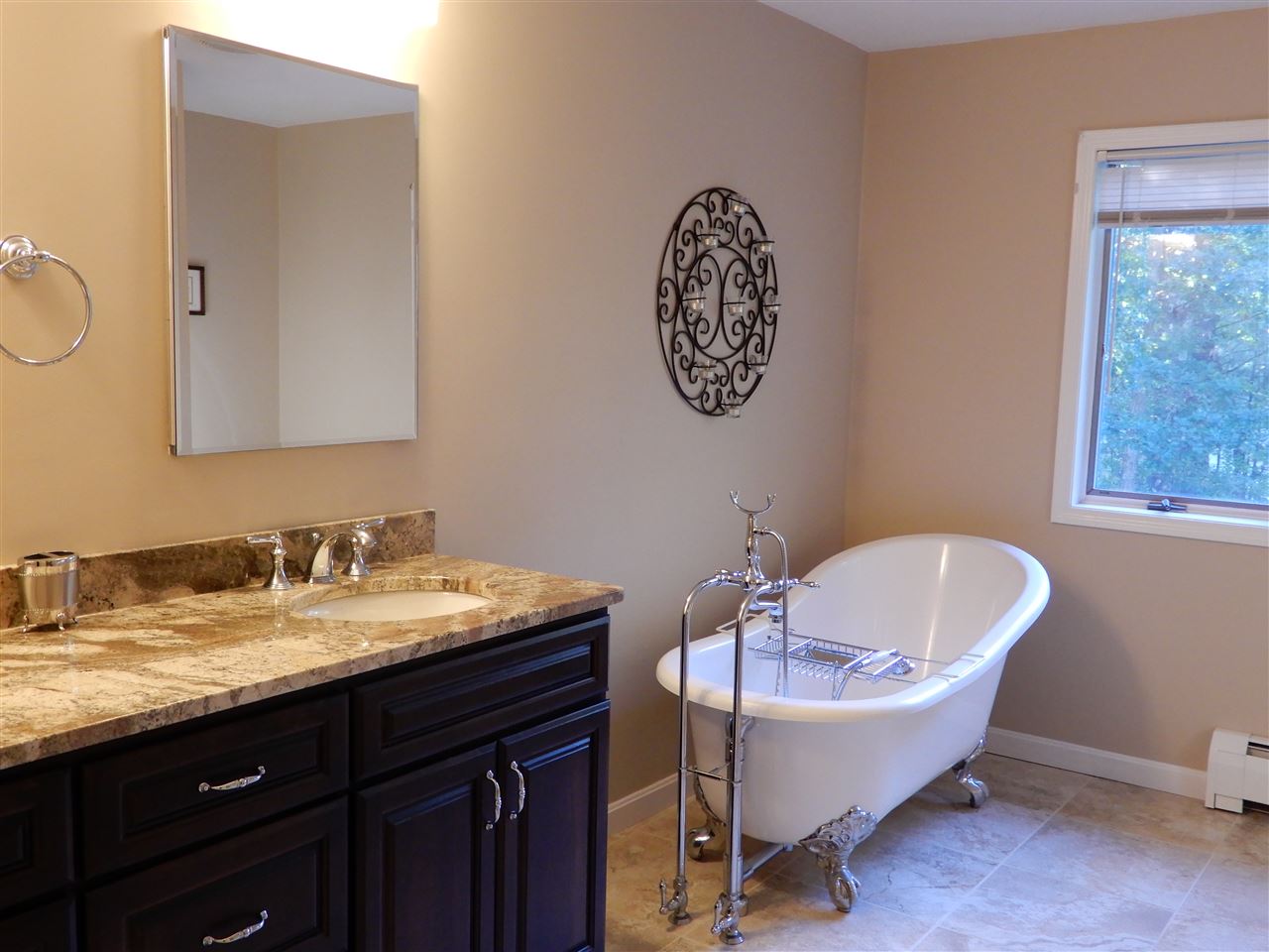8 Country Village Road Windham, NH 03087 - Photo 11 of 18
