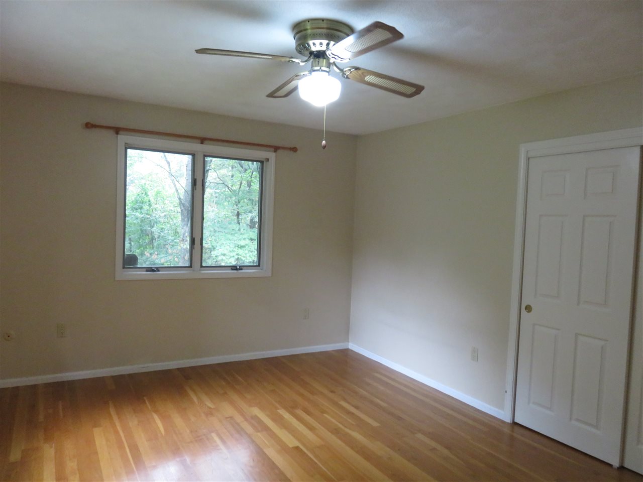 8 Country Village Road Windham, NH 03087 - Photo 15 of 18