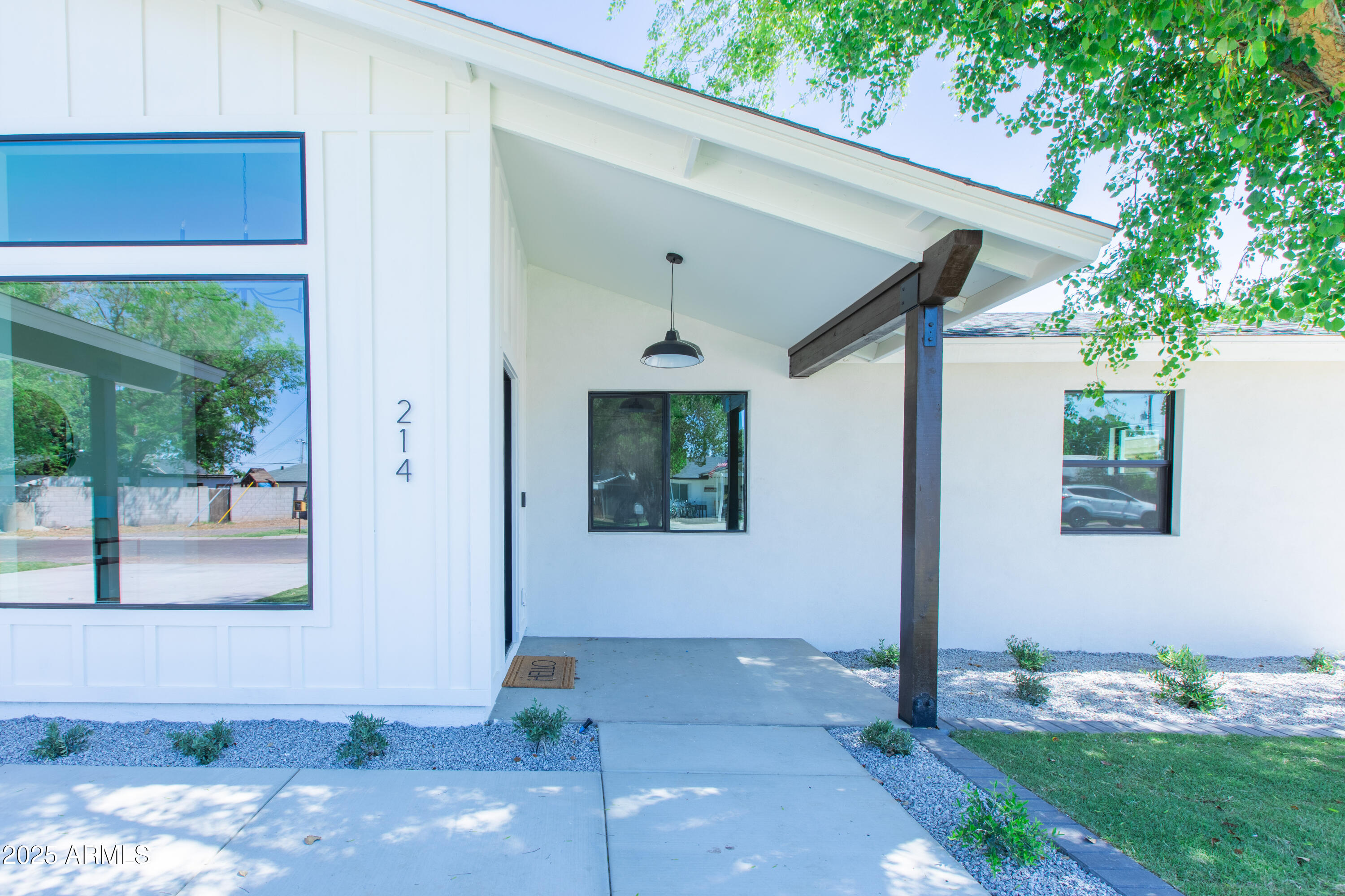 214 West Ruth Avenue Phoenix, AZ 85021 - Photo 3 of 31 ruth-62