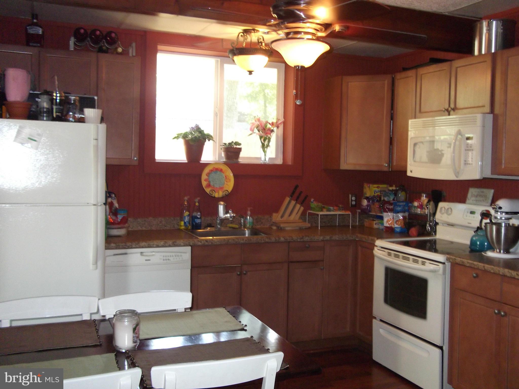 333 Cedar Grove Road Edgewater, MD 21037 - Photo 9 of 15 Kitchen