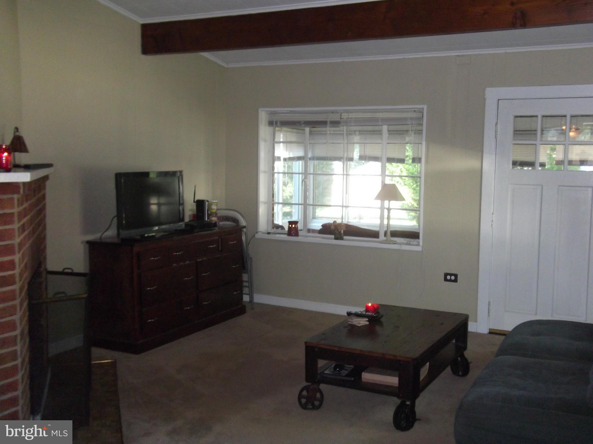 333 Cedar Grove Road Edgewater, MD 21037 - Photo 10 of 15 Living Room
