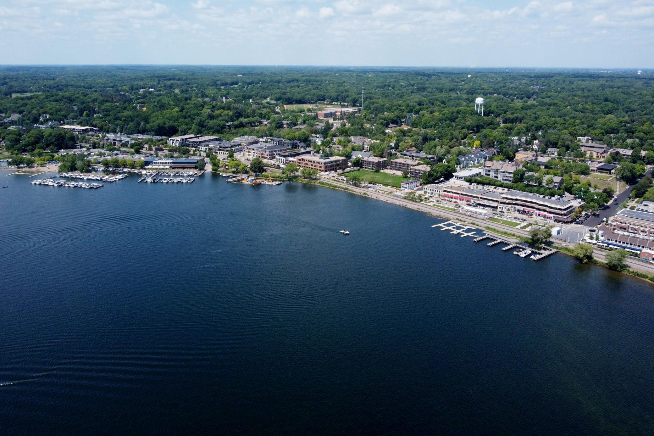 148 Ridgeview Lane Wayzata, MN 55391 - Photo 11 of 19