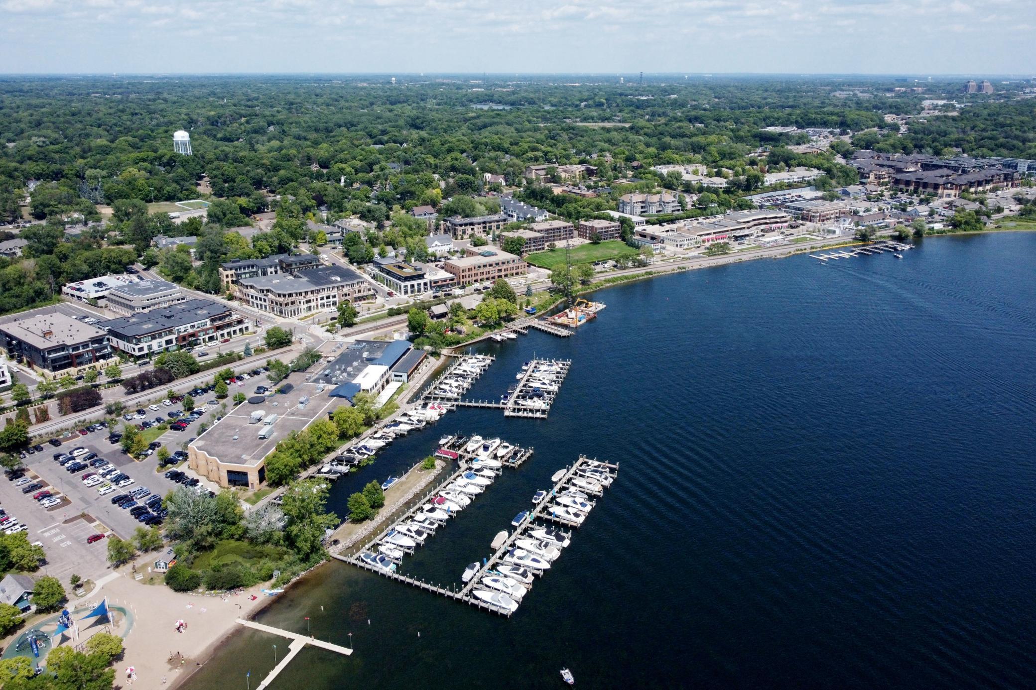 148 Ridgeview Lane Wayzata, MN 55391 - Photo 10 of 19