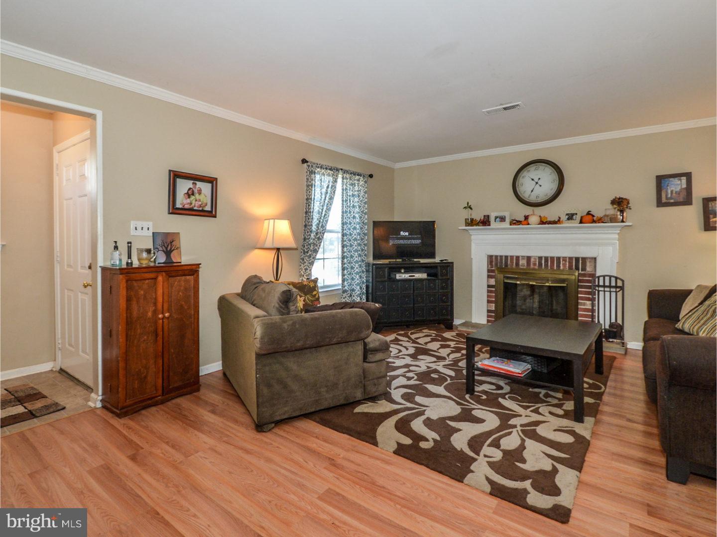 2069 Fort Bevon Road Harleysville, PA 19438 - Photo 3 of 18 Living Room