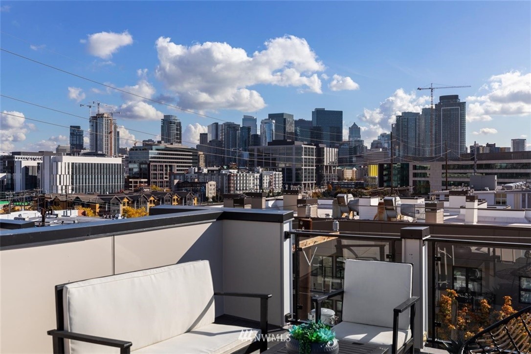 522 Valley Street Seattle, WA 98109 - Photo 2 of 40