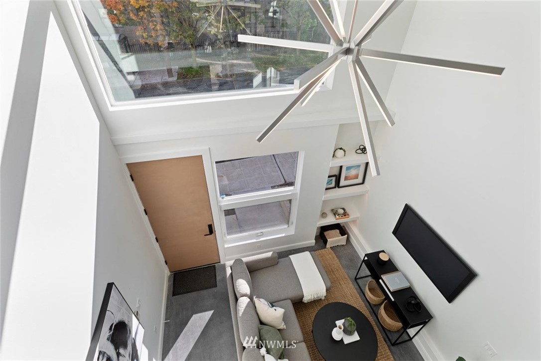 522 Valley Street Seattle, WA 98109 - Photo 14 of 40