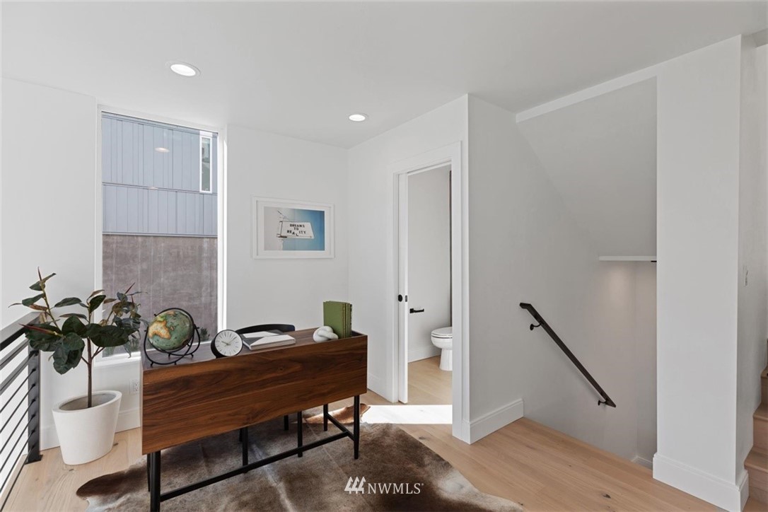522 Valley Street Seattle, WA 98109 - Photo 17 of 40