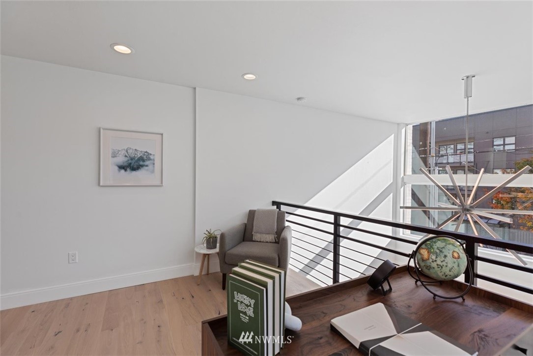 522 Valley Street Seattle, WA 98109 - Photo 18 of 40