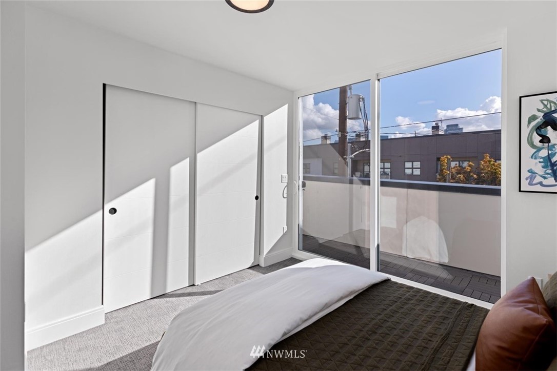 522 Valley Street Seattle, WA 98109 - Photo 21 of 40