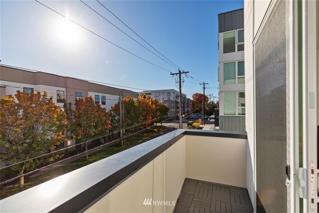 522 Valley Street Seattle, WA 98109 - Photo 23 of 40