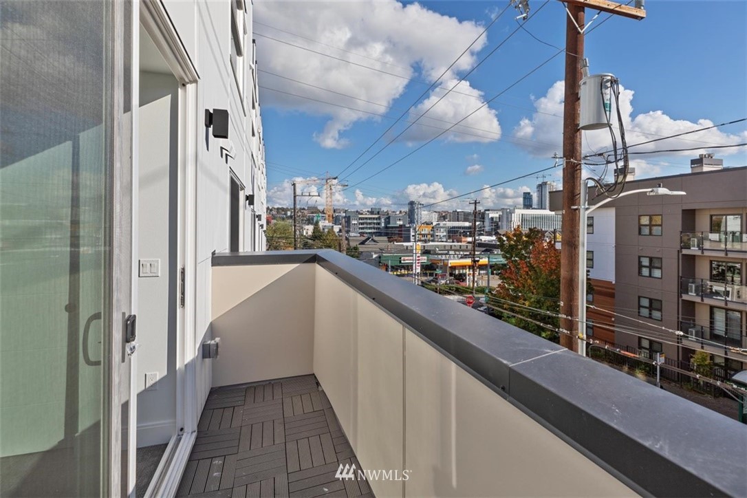 522 Valley Street Seattle, WA 98109 - Photo 24 of 40
