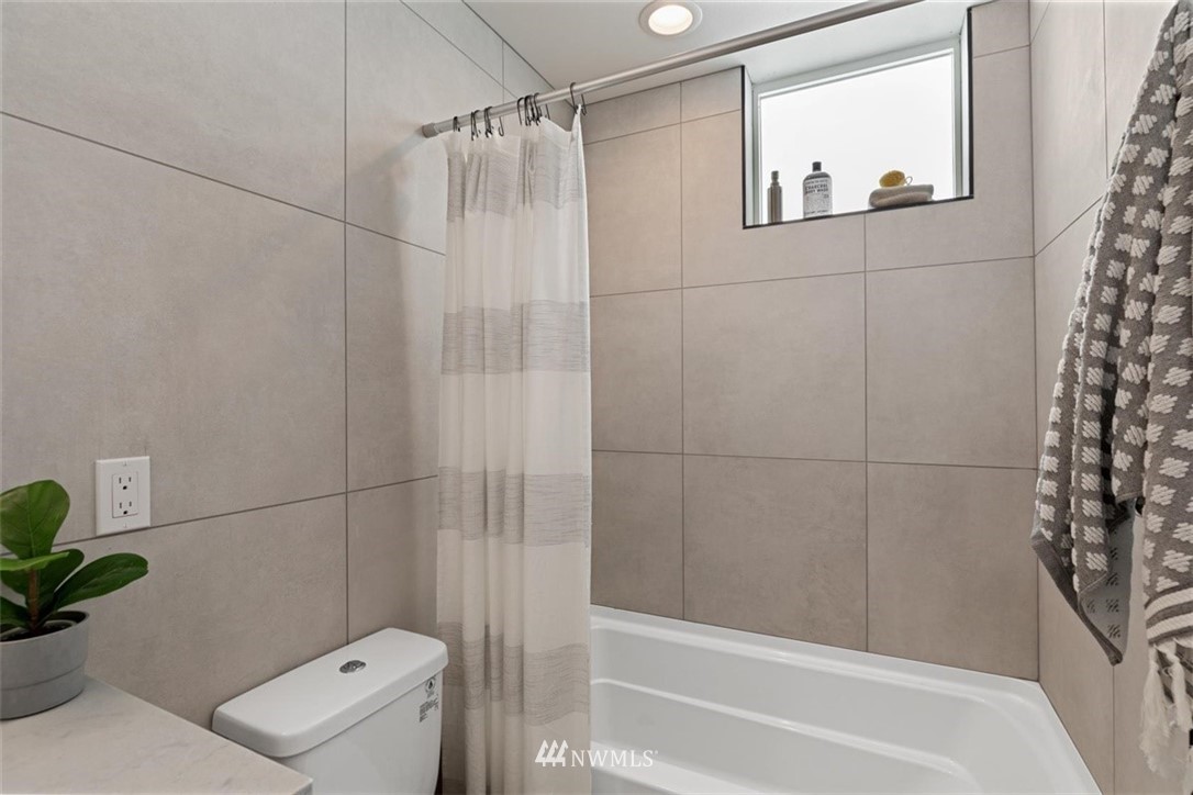 522 Valley Street Seattle, WA 98109 - Photo 25 of 40