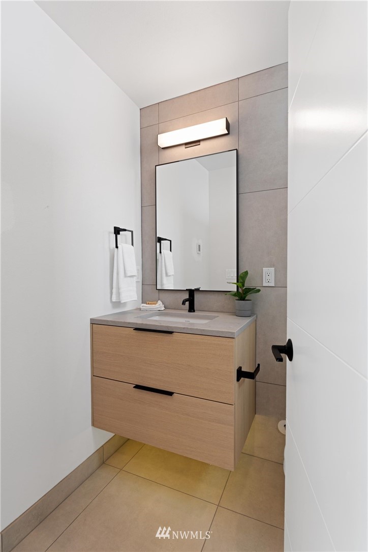 522 Valley Street Seattle, WA 98109 - Photo 26 of 40