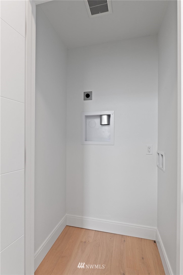 522 Valley Street Seattle, WA 98109 - Photo 27 of 40