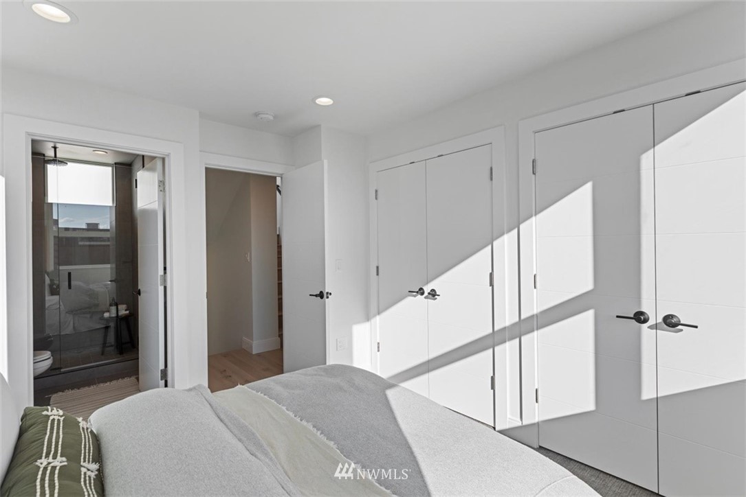 522 Valley Street Seattle, WA 98109 - Photo 30 of 40