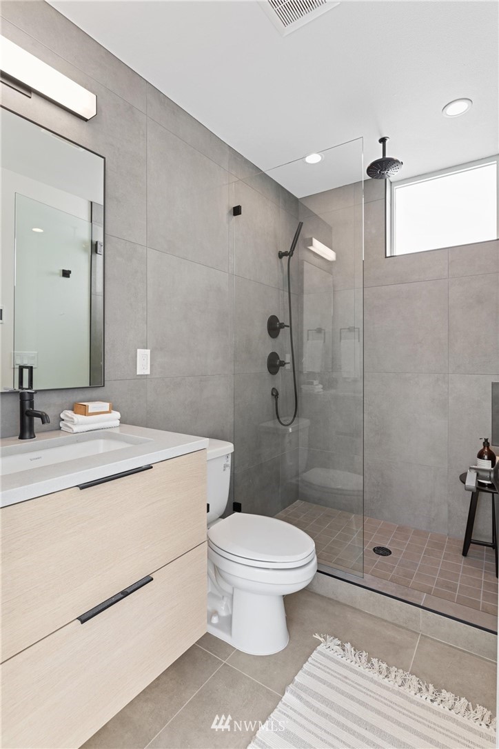 522 Valley Street Seattle, WA 98109 - Photo 32 of 40