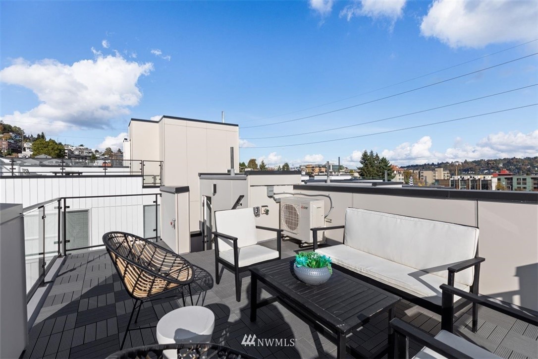 522 Valley Street Seattle, WA 98109 - Photo 34 of 40