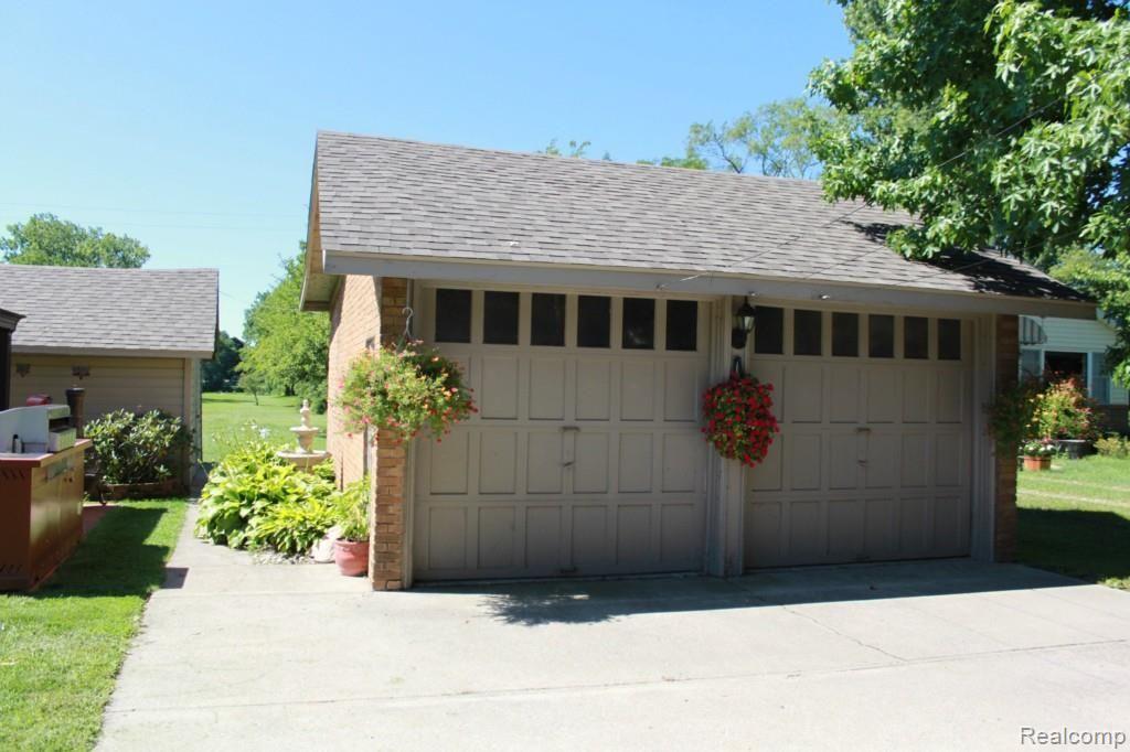 3173 North Custer Road Monroe, MI 48162 - Photo 21 of 33 IMG_8924.jpg