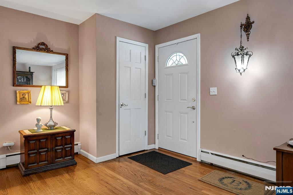 48 Deerfield Road Wayne, NJ 07470 - Photo 4 of 31