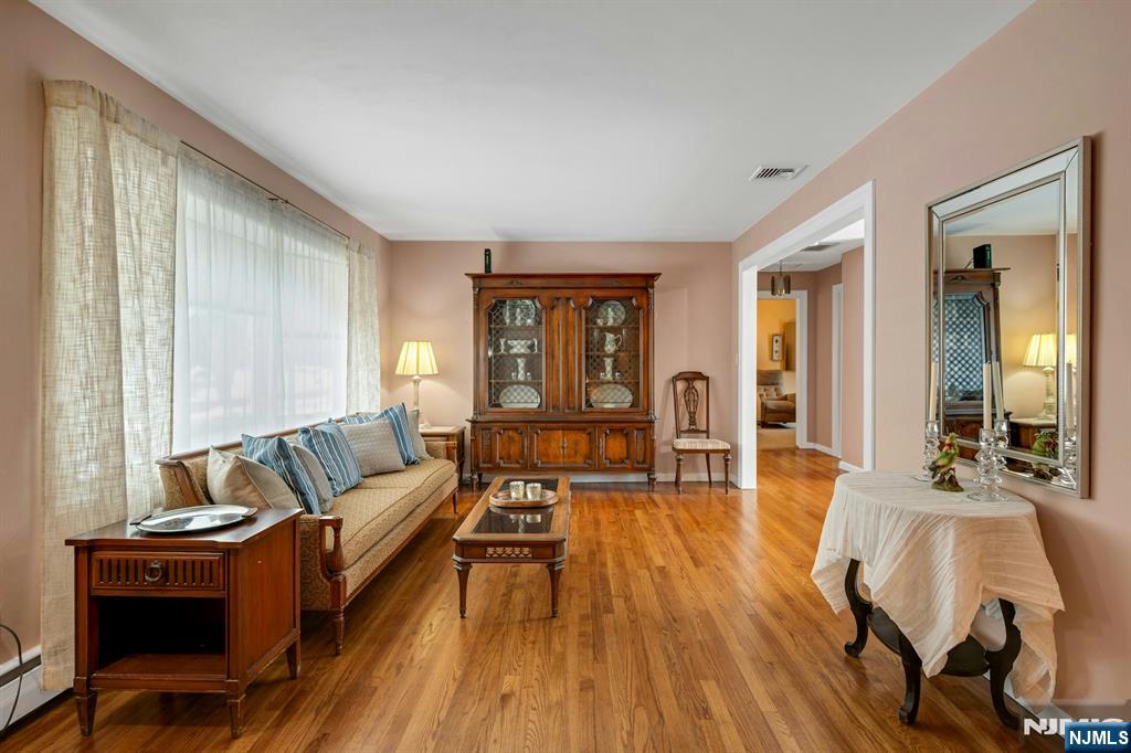 48 Deerfield Road Wayne, NJ 07470 - Photo 6 of 31