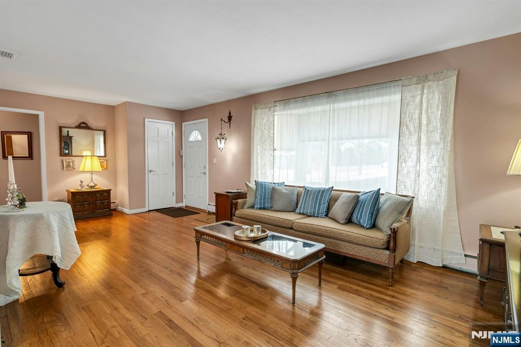 48 Deerfield Road Wayne, NJ 07470 - Photo 7 of 31