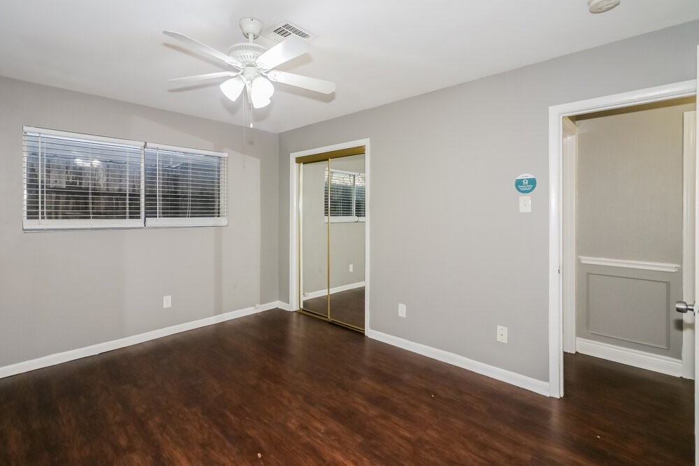 914 Mosher Lane Houston, TX 77088 - Photo 11 of 16