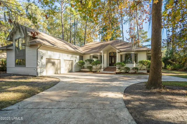 $830,000 | 49 Winding Oak Drive, Okatie, SC 29909