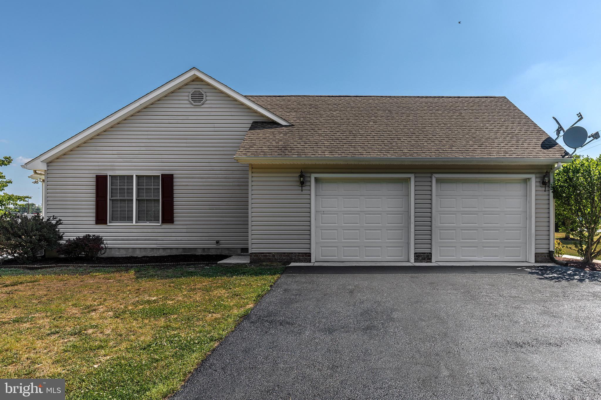 20311 Johnson Road Lincoln, DE 19960 - Photo 11 of 58 Oversized 2 car garage/storage