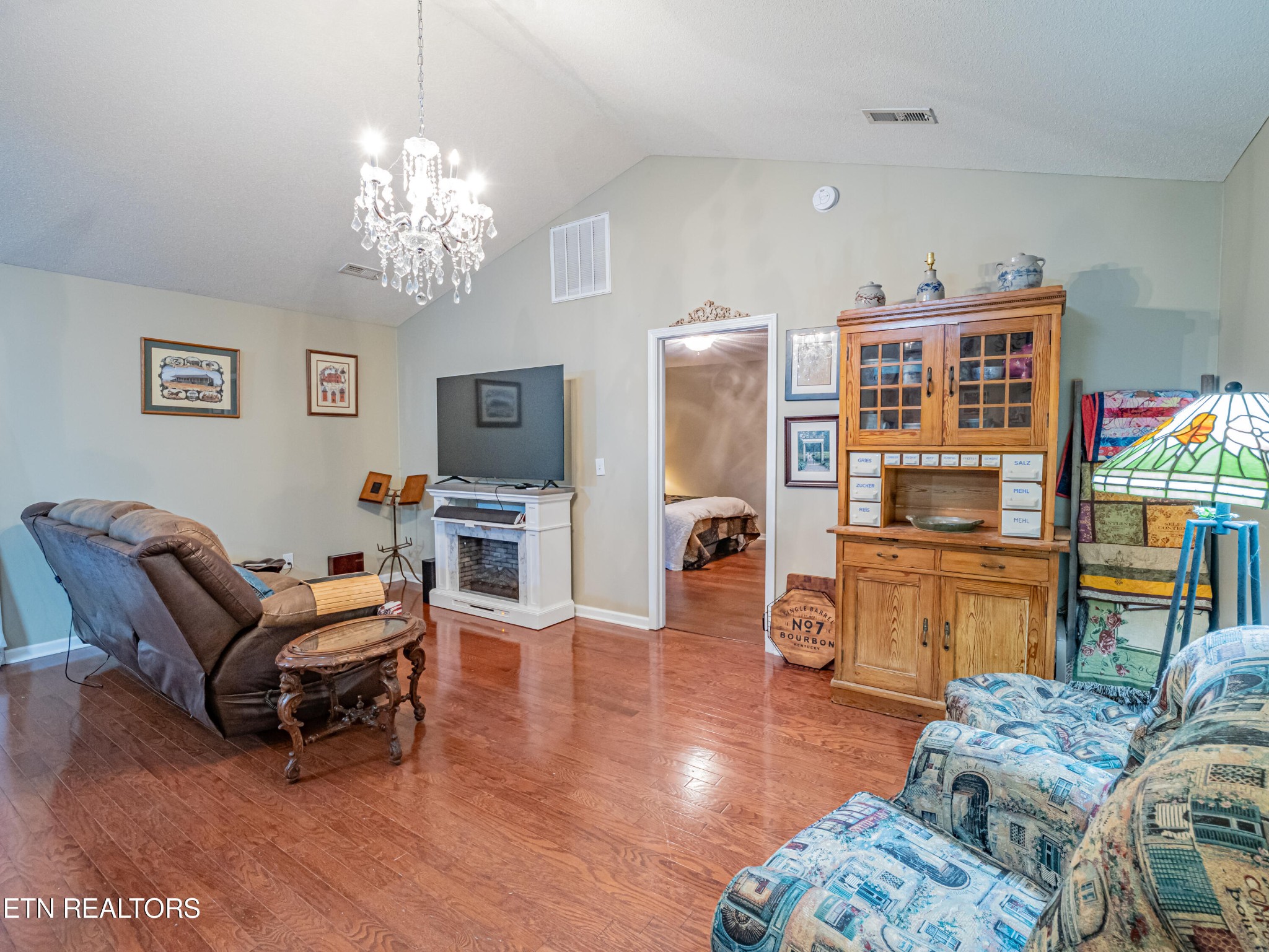 5129 Cates Bend Way Powell, TN 37849 - Photo 2 of 16