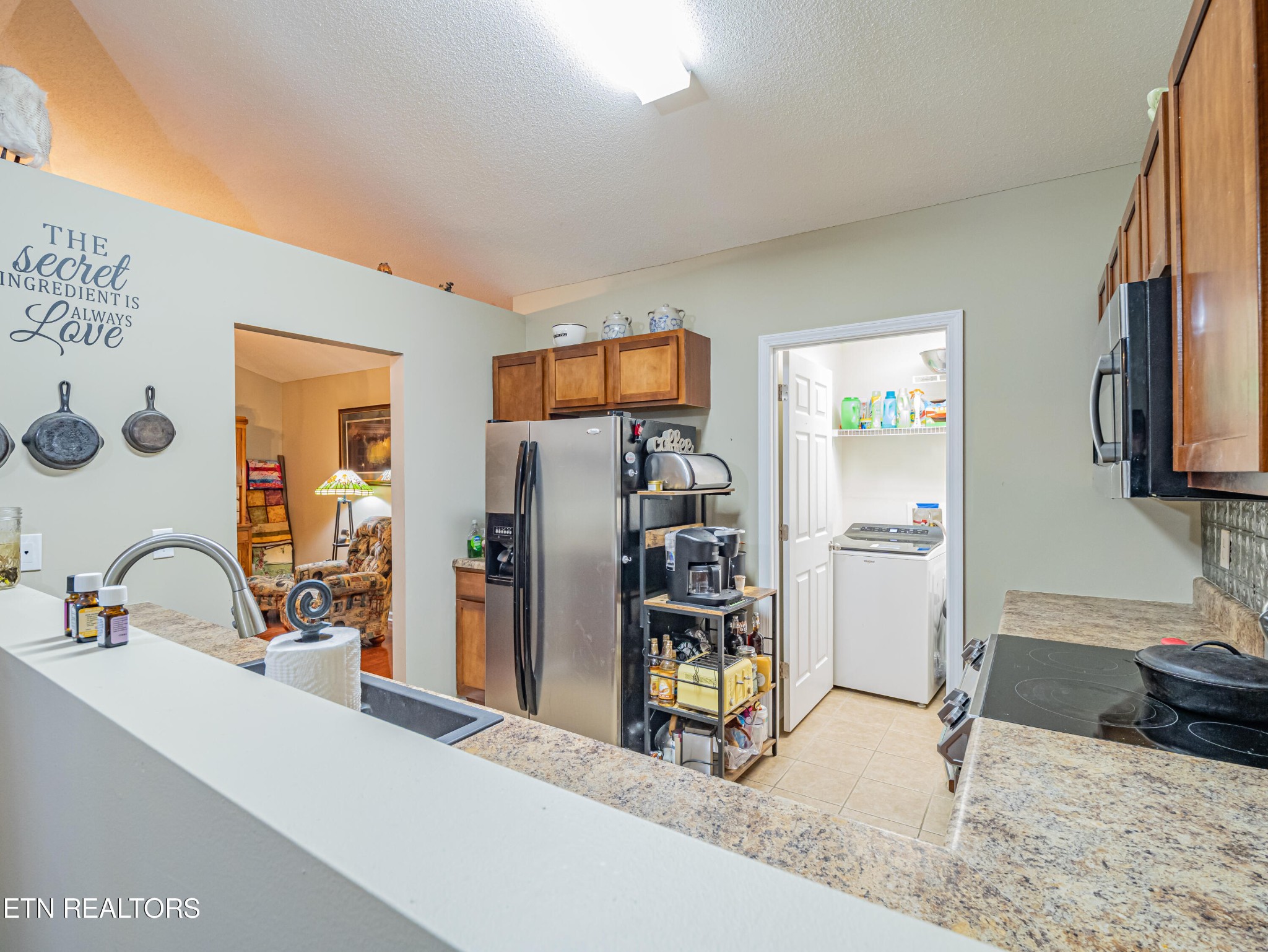 5129 Cates Bend Way Powell, TN 37849 - Photo 5 of 16