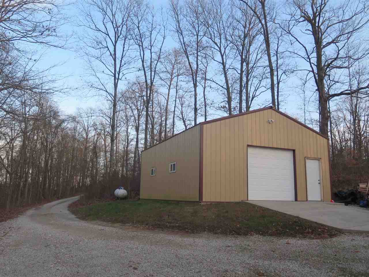 7231 Hidden Meadow Road Spencer, IN 47460 - Photo 3 of 33