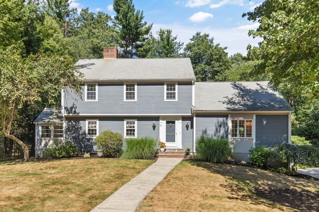 21 West Tapley Road Lynnfield, MA 01940 - Photo 1 of 40 Gallery Image 1