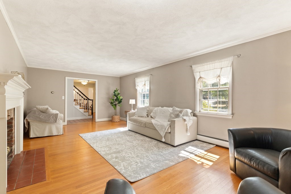 21 West Tapley Road Lynnfield, MA 01940 - Photo 11 of 40 Gallery Image 11