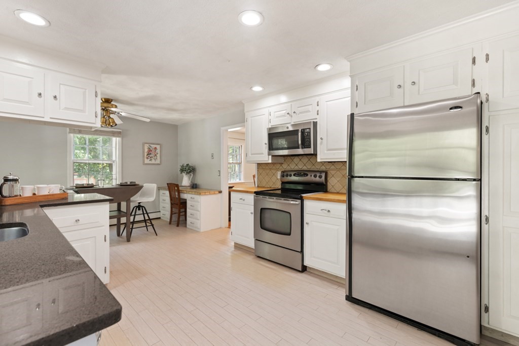 21 West Tapley Road Lynnfield, MA 01940 - Photo 17 of 40 Gallery Image 17