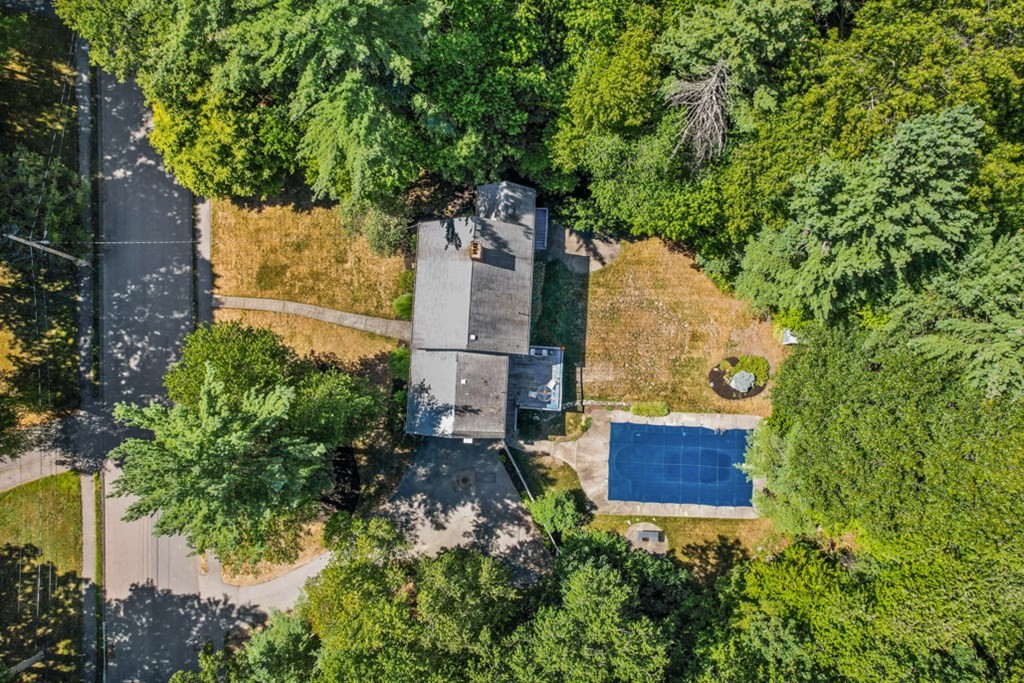21 West Tapley Road Lynnfield, MA 01940 - Photo 3 of 40 Gallery Image 3
