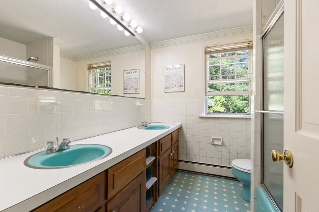 21 West Tapley Road Lynnfield, MA 01940 - Photo 32 of 40 Gallery Image 32