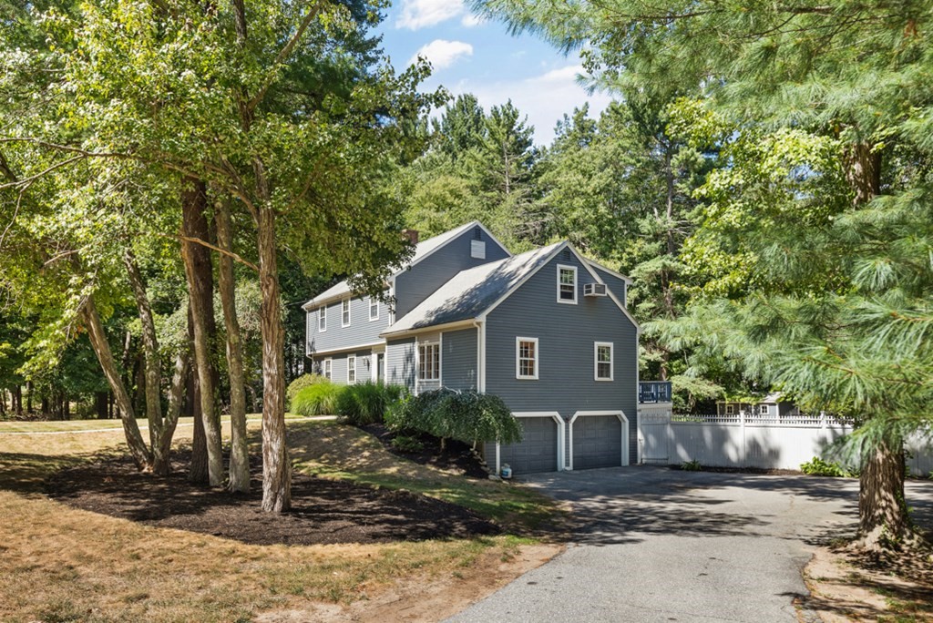 21 West Tapley Road Lynnfield, MA 01940 - Photo 7 of 40 Gallery Image 7