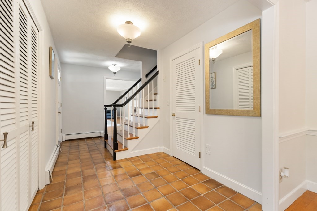 21 West Tapley Road Lynnfield, MA 01940 - Photo 8 of 40 Gallery Image 8