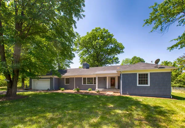 $4,000 | 6435 Overlook Drive, Alexandria, VA 22312